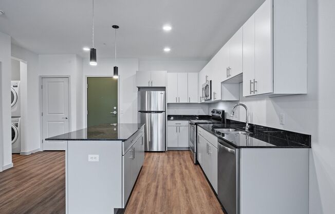 1 bed, 1 bath, 857 sqft, $1,625, Unit 318