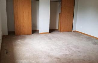 1 bed, 1 bath, 2,506 sqft, $650