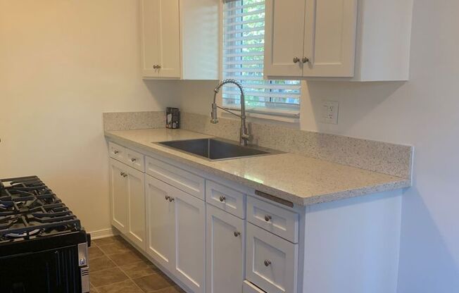 1 bed, 1 bath, 700 sqft, $1,795, Unit 6