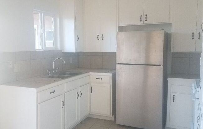 1 bed, 1 bath, 640 sqft, $1,725, Unit 4