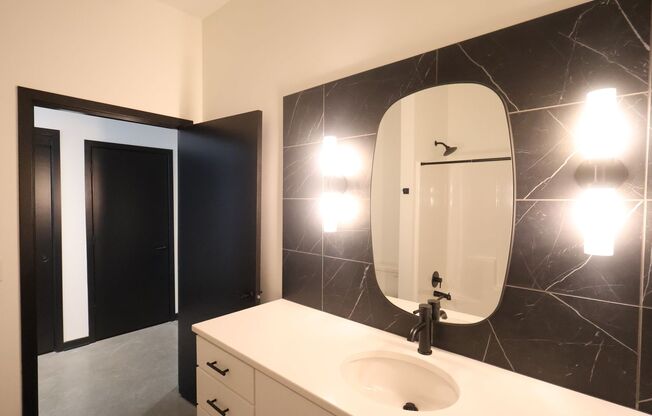 1 bed, 1 bath, 1,386 sqft, $2,600, Unit 401