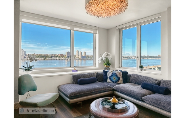2 beds, 1 bath, 940 sqft, $6,500, Unit 11K