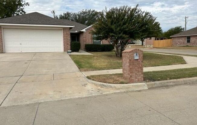 3 Bedroom, 2 Bathroom In Fort Worth