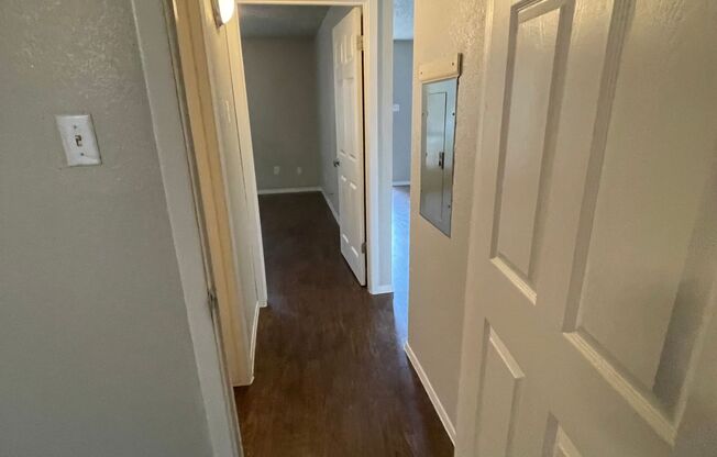 2 beds, 1 bath, 800 sqft, $990, Unit 224