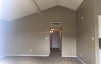 3 beds, 2 baths, 1,035 sqft, $1,700, Unit 4412A