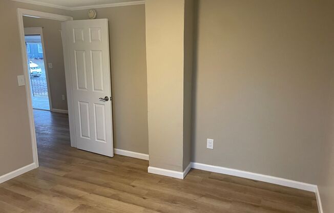 2 beds, 1 bath, $875