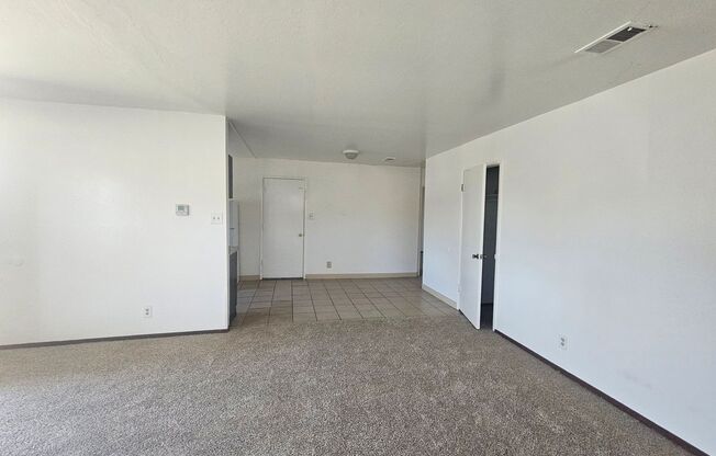 2 beds, 1 bath, 950 sqft, $2,375, Unit 4831 Overend Ave