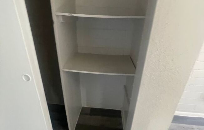 Studio, 1 bath, 336 sqft, $999, Unit D26