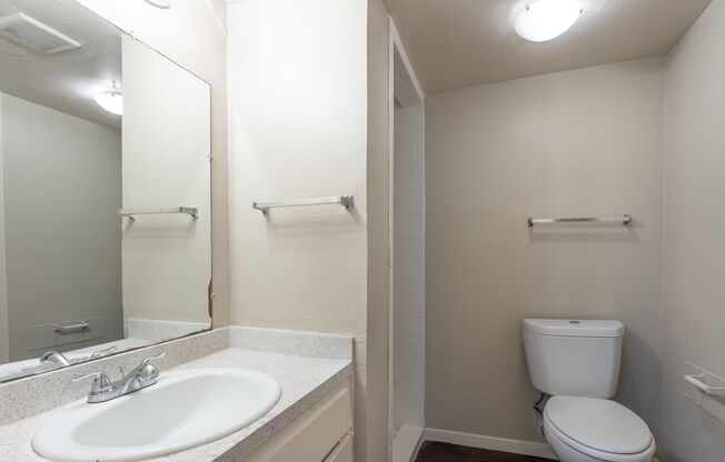 3 beds, 2 baths, 1,240 sqft, $1,500, Unit 1011 A