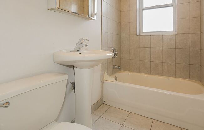 1 bed, 1 bath, 645 sqft, $2,150, Unit 3529-3W