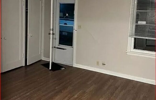 919 N 104 ST