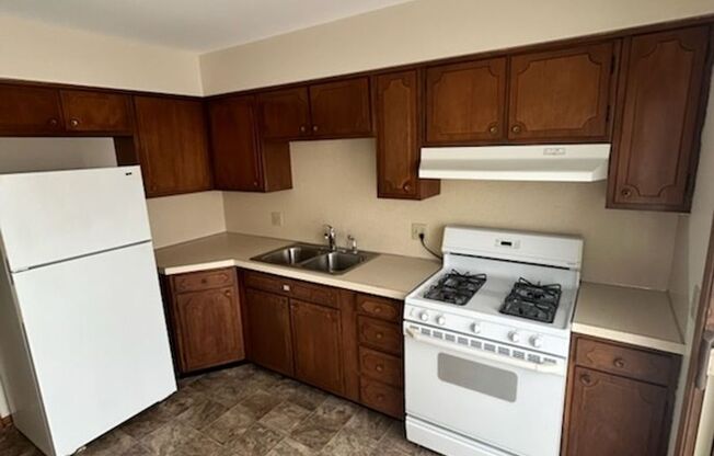 Beautiful 2 Bedroom Apartment in the heart of Millard!