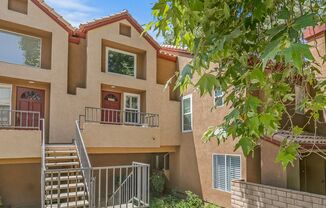 Beautiful 2 + Loft Home in the Gated Mountain View Villas!!!