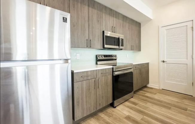 1 bed, 1 bath, 650 sqft, $1,595, Unit 408 E
