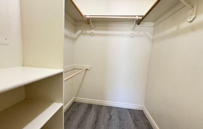 2 beds, 2 baths, $995, Unit # #H 1
