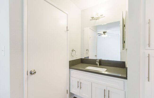 1 bed, 1 bath, 600 sqft, $1,748, Unit 204