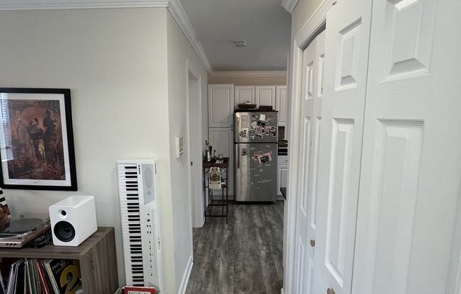 837.5 West Cornelia Ave.