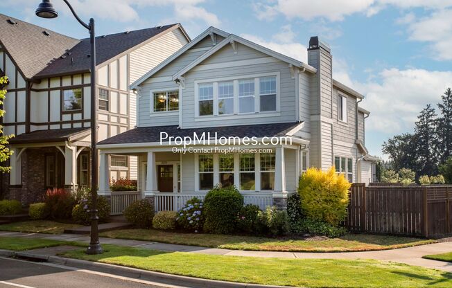 Luxury Four Bedroom Home in Villebois - Corner Lot!