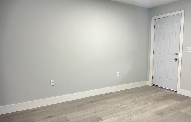 2 beds, 1 bath, 750 sqft, $1,800, Unit 5300-17