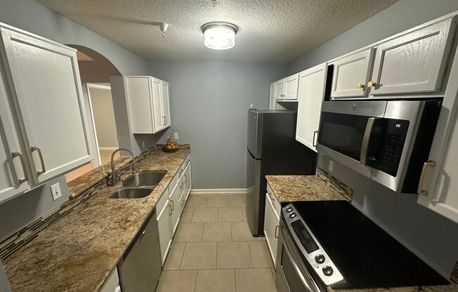 2 beds, 2 baths, $1,750, Unit # 520