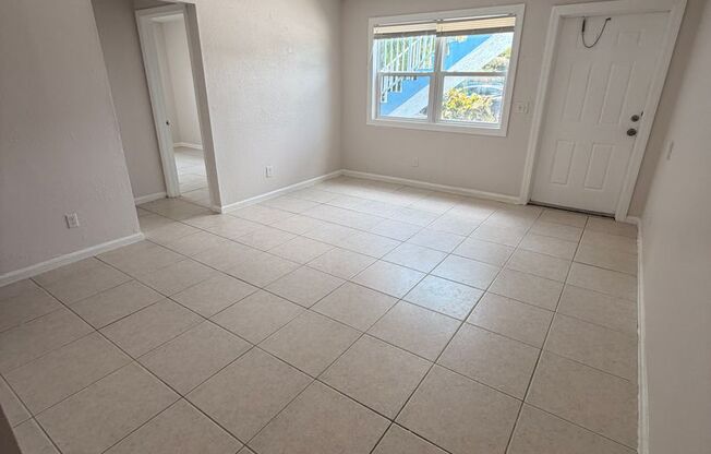 1618 W 26th Ct