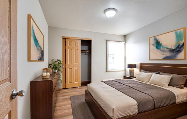 3 beds, 1.5 baths, 1,100 sqft, $1,199, Unit 247-302