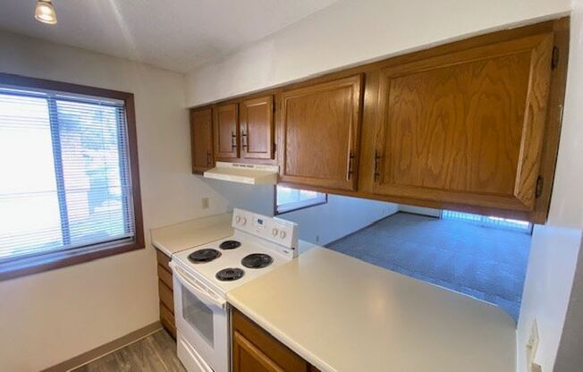 1 bed, 1 bath, 650 sqft, $870, Unit 1505-14