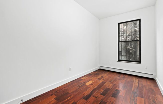 205 E 115 ST