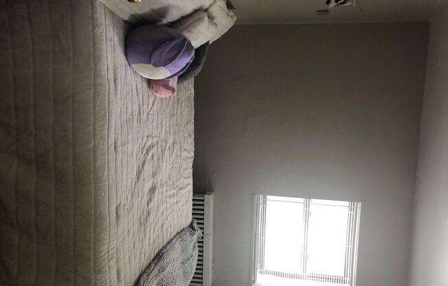 1 bed, 1 bath, $1,095, Unit B6