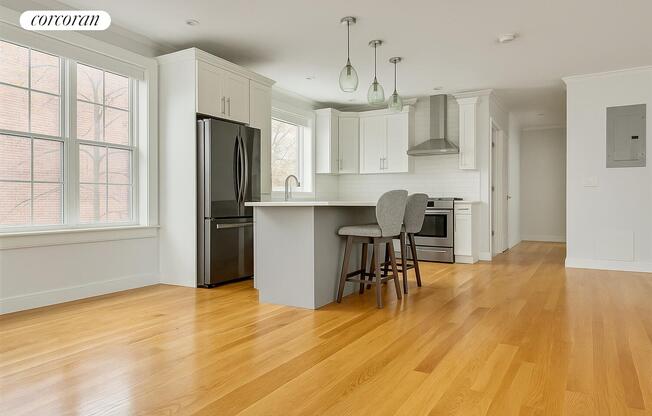 435 LINDEN BLVD