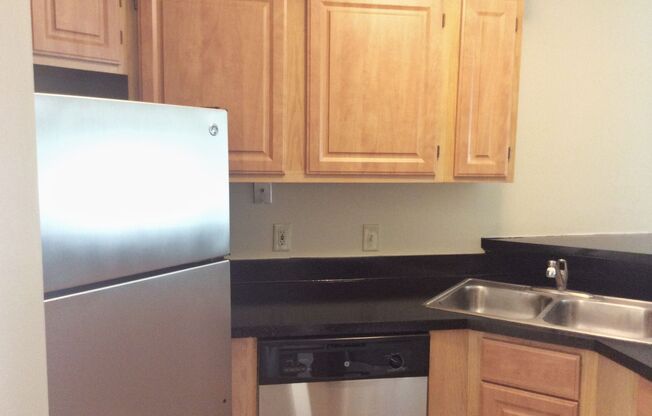 1 bed, 1 bath, 803 sqft, $1,160, Unit 3733d