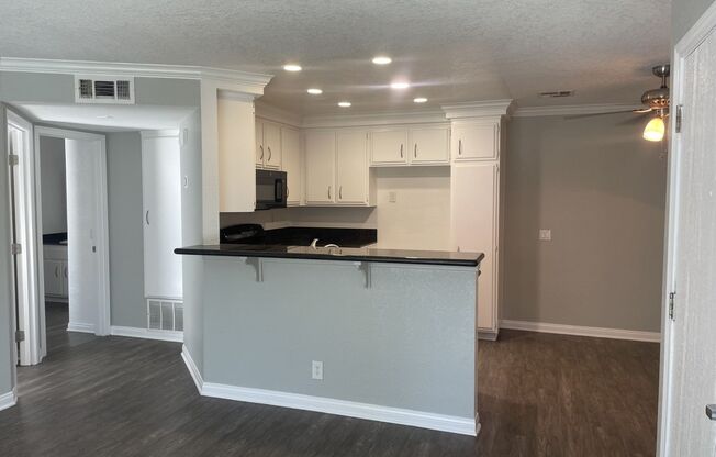 1 bed, 1 bath, 694 sqft, $2,375, Unit 709