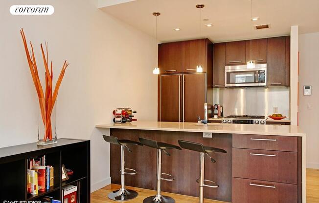 2 beds, 2 baths, 865 sqft, $3,680, Unit 2E