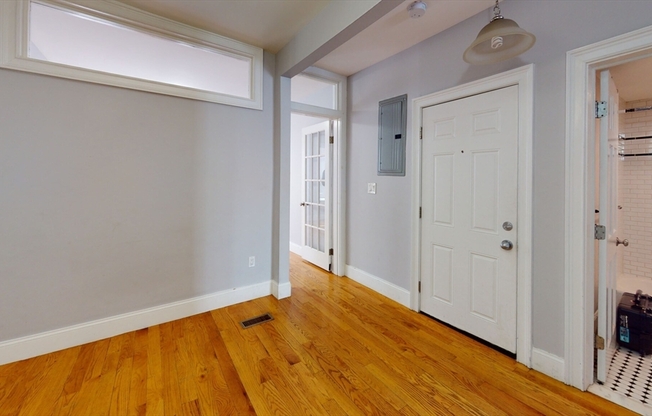 2 beds, 2 baths, 950 sqft, $2,550, Unit 1