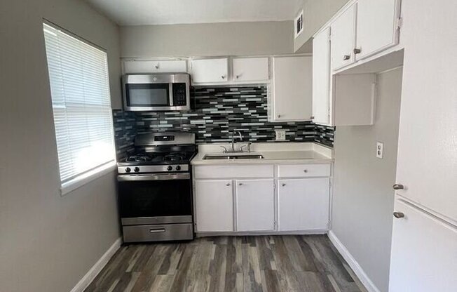 400 Andrews Ave c-23