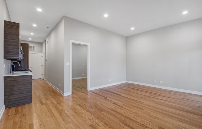 1420 N MILWAUKEE AVE