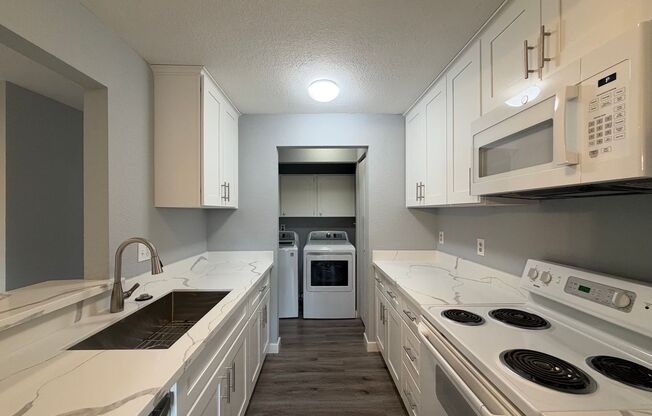 2 beds, 1.5 baths, 870 sqft, $2,295, Unit unit 202