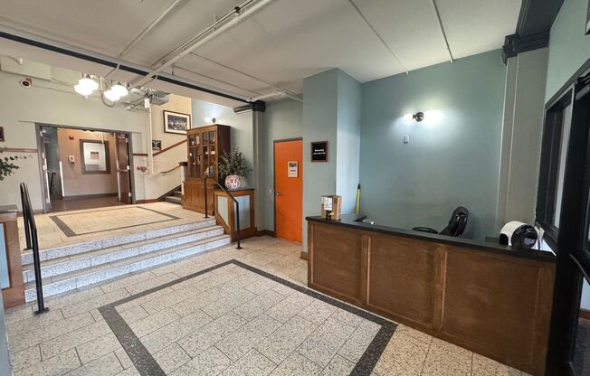 2 beds, 2 baths, 2,000 sqft, $4,550, Unit 600 Broadway Ave NW - Unit 601 A