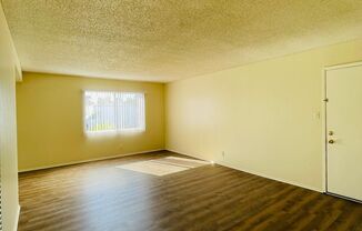 2 beds, 1 bath, $2,395, Unit 06