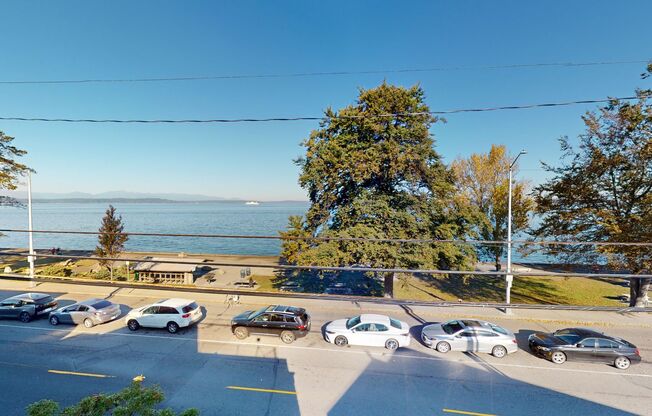 2758 Alki Ave SW