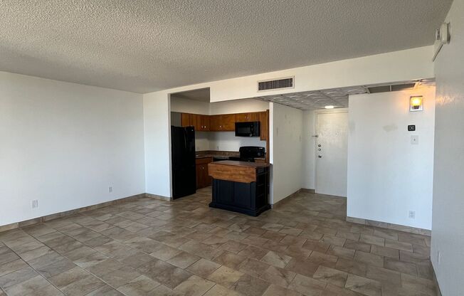 1 bed, 1 bath, $1,650, Unit UNIT UPPER BROADWAY 905