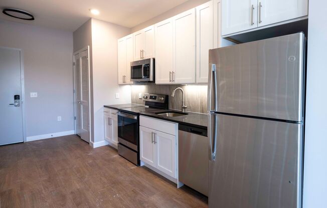 Studio, 1 bath, 669 sqft, $2,123, Unit 316