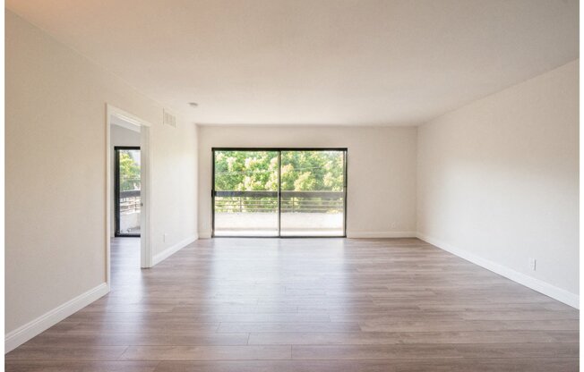 2041 N. Commonwealth Ave.