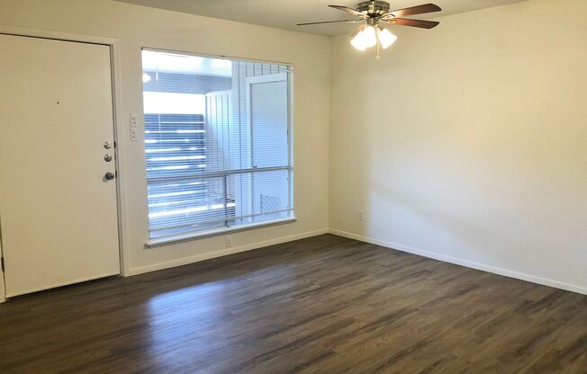 1 bed, 1 bath, $1,300, Unit Unit 3