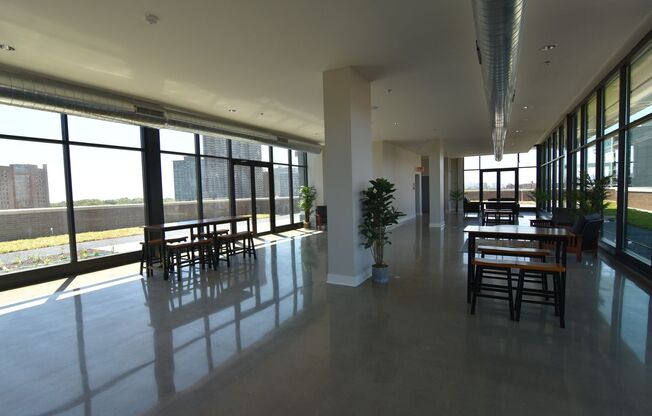 1 bed, 1 bath, 673 sqft, $2,700, Unit 3833-613