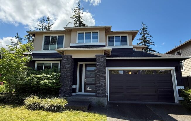 Stylish 4-Bed, 4-Bath Luxury Home