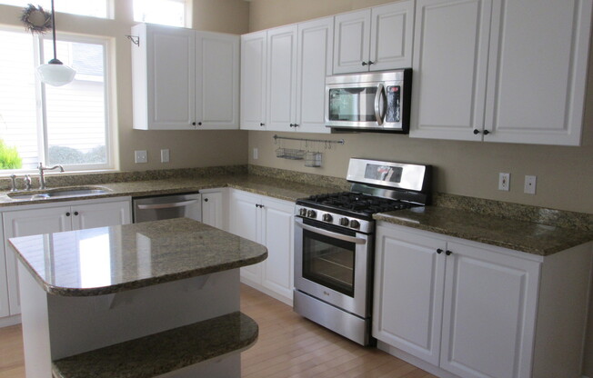 5704 NE Hidden Creek Drive ~ Beautiful Home