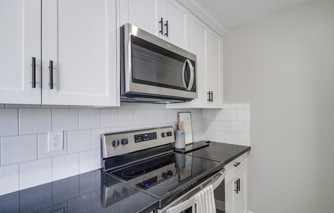 1 bed, 1 bath, 780 sqft, $2,245, Unit 4751-23