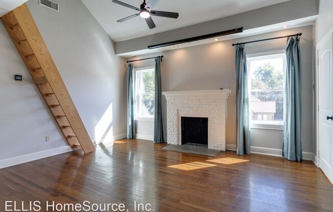 5709 Live Oak St