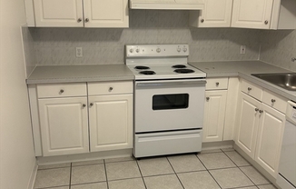 2 beds, 1 bath, 800 sqft, $2,200, Unit 35